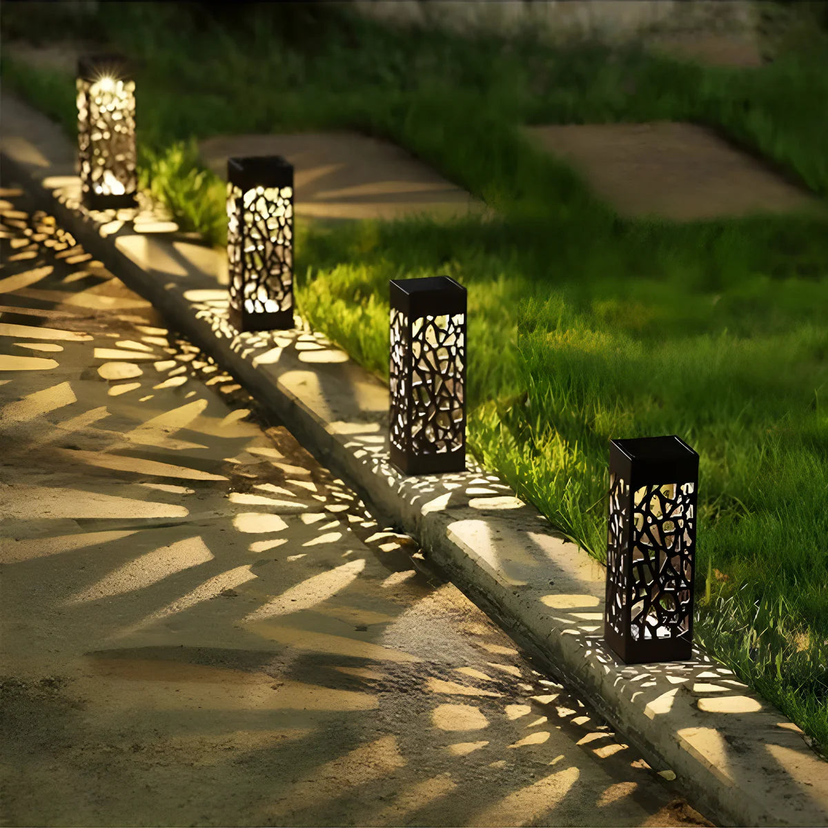 Marcus | Balise Solaire à Découpe Organique