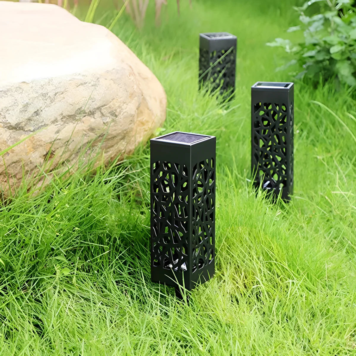 Marcus | Balise Solaire à Découpe Organique