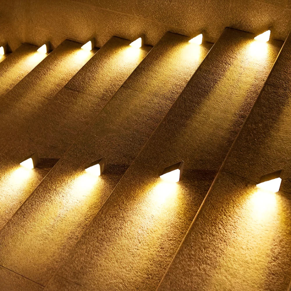 Alrik | Applique LED Triangulaire pour Escaliers