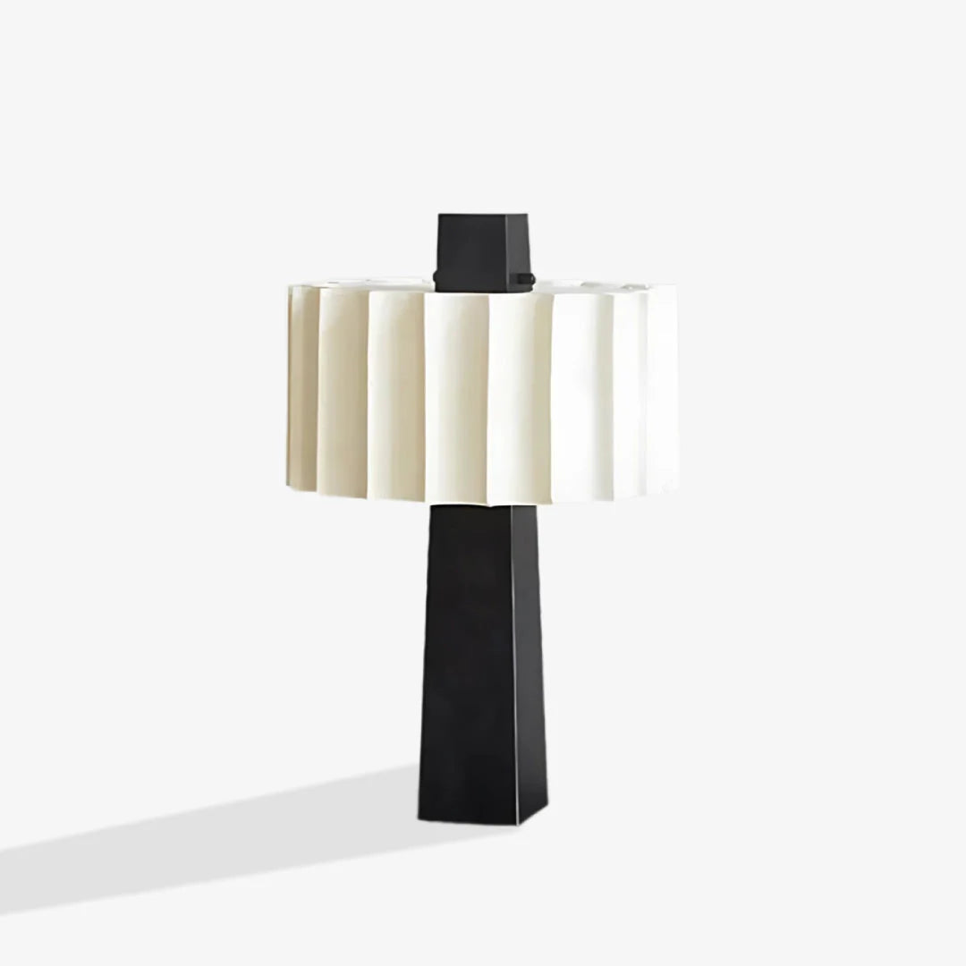 Ayla | Lampe de Table Sculptée avec Abat-jour Plissé