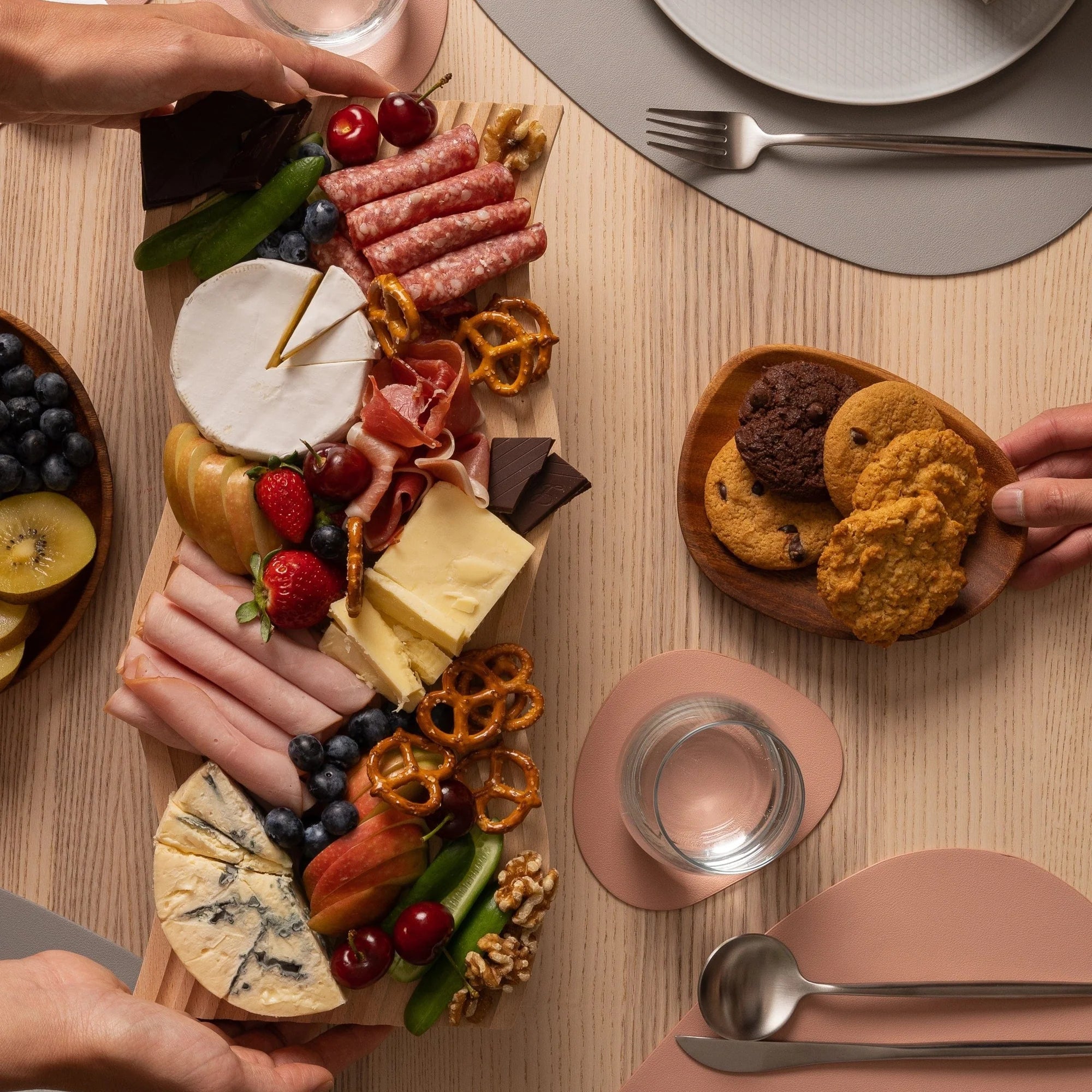 Elske | Plateau de Service Sculpté en Bois