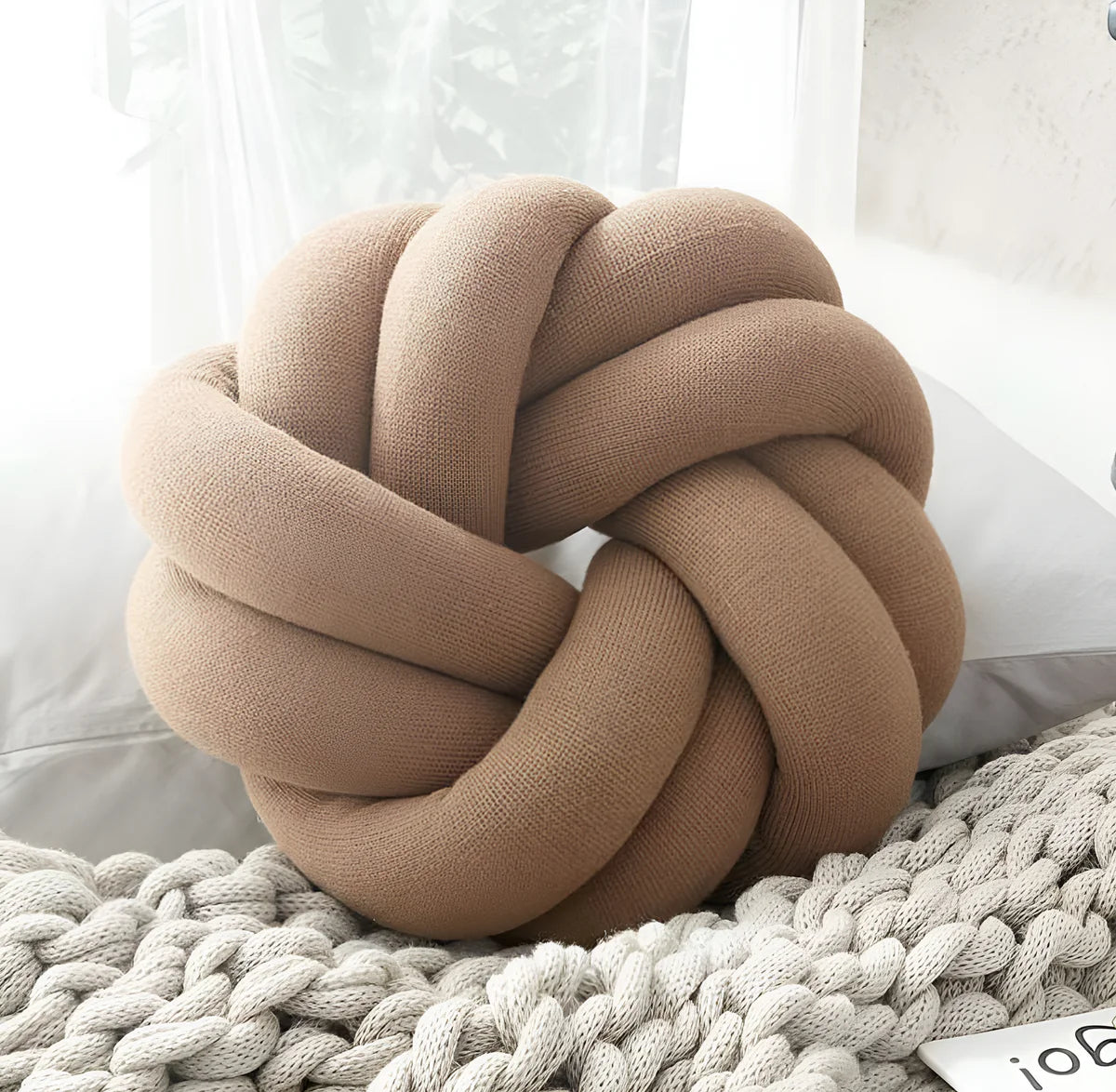 Elva | Coussin Nœud Sculpté