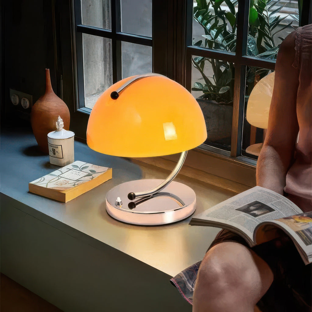 Hilda | Lampe de Table en Verre Courbé