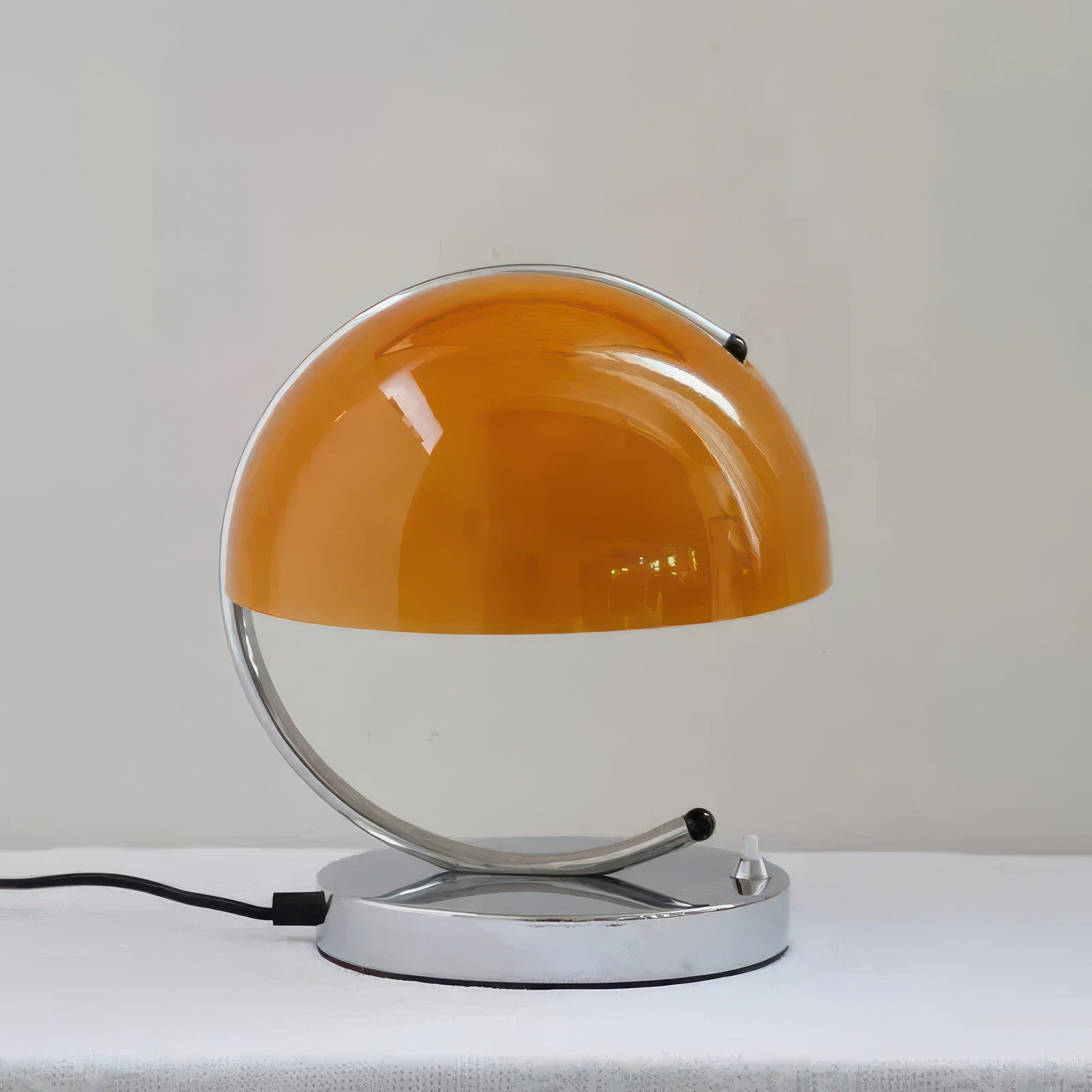 Hilda | Lampe de Table en Verre Courbé