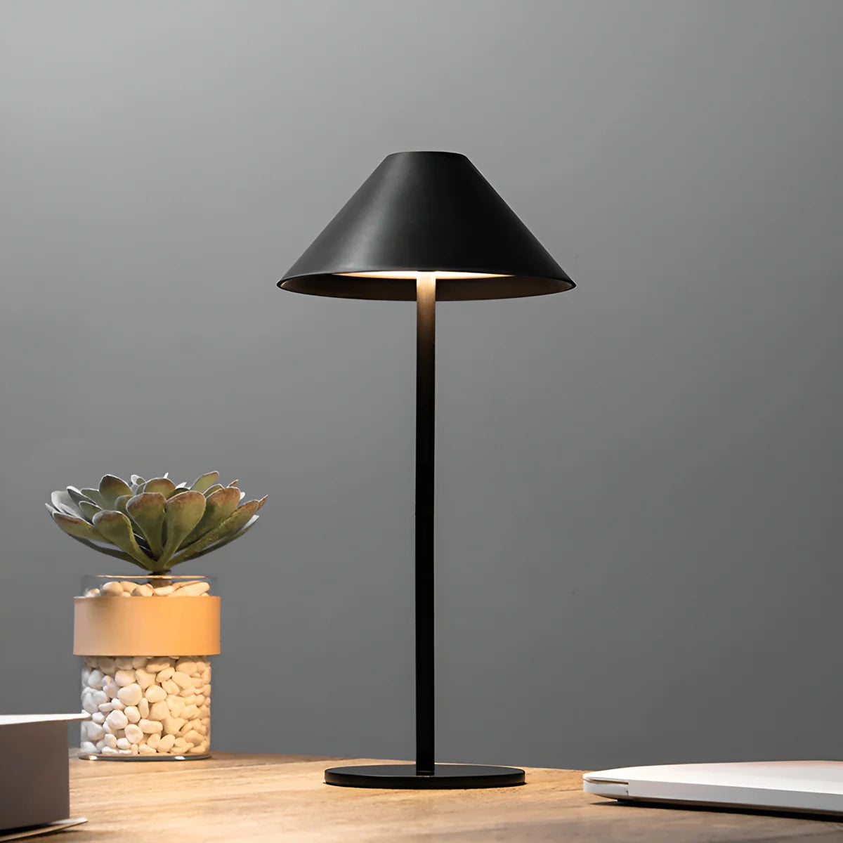 Isen | Lampe de Table Sans Fil en Métal
