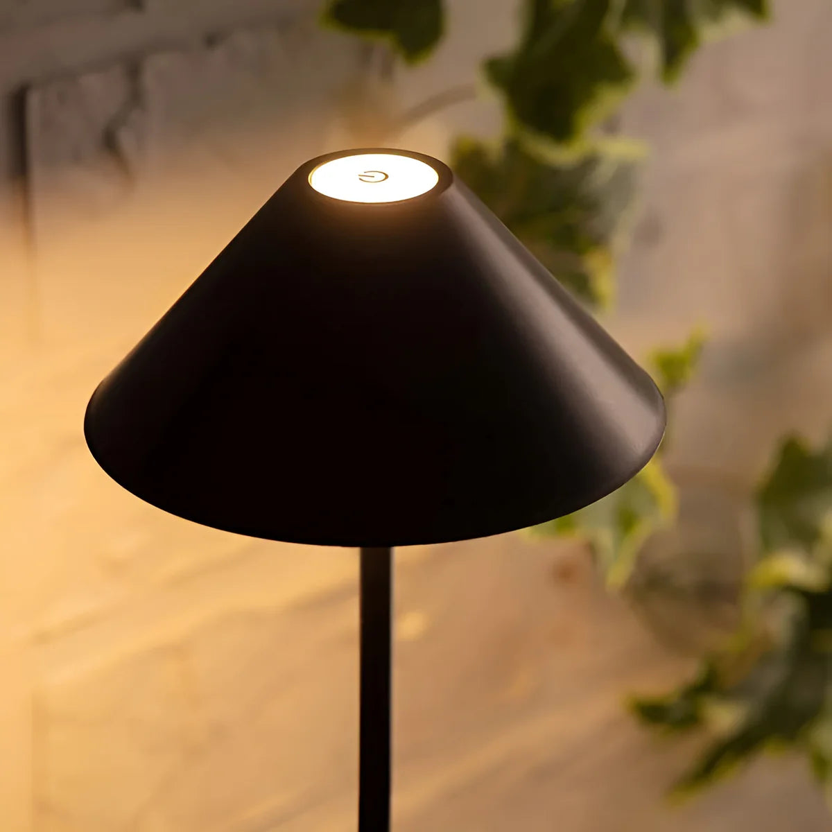 Isen | Lampe de Table Sans Fil en Métal