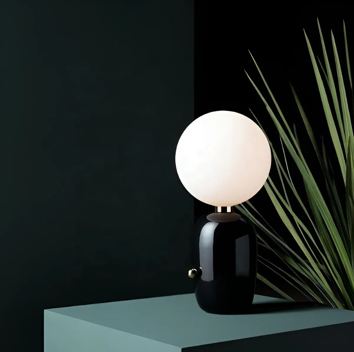 Kaia | Lampe de Table Globe Sculpturale