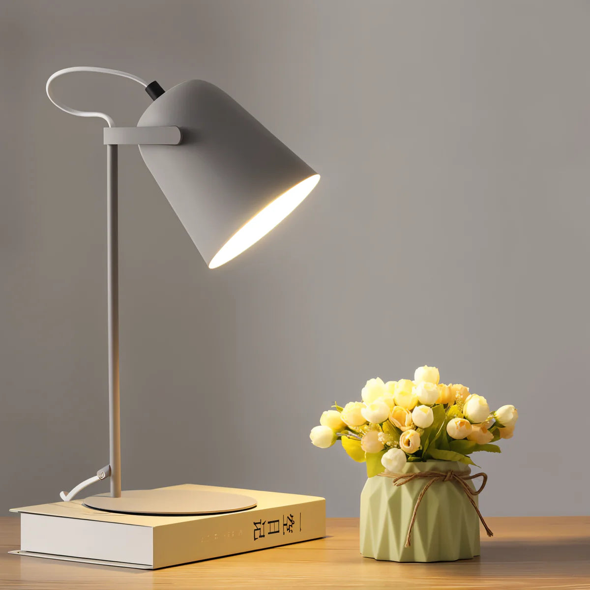 Maja | Lampe de Bureau en Fer Laqué