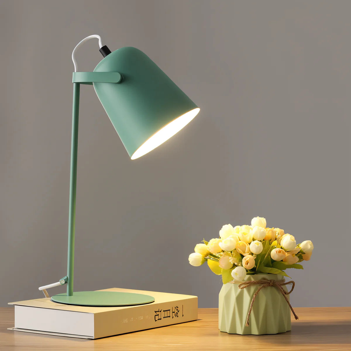 Maja | Lampe de Bureau en Fer Laqué