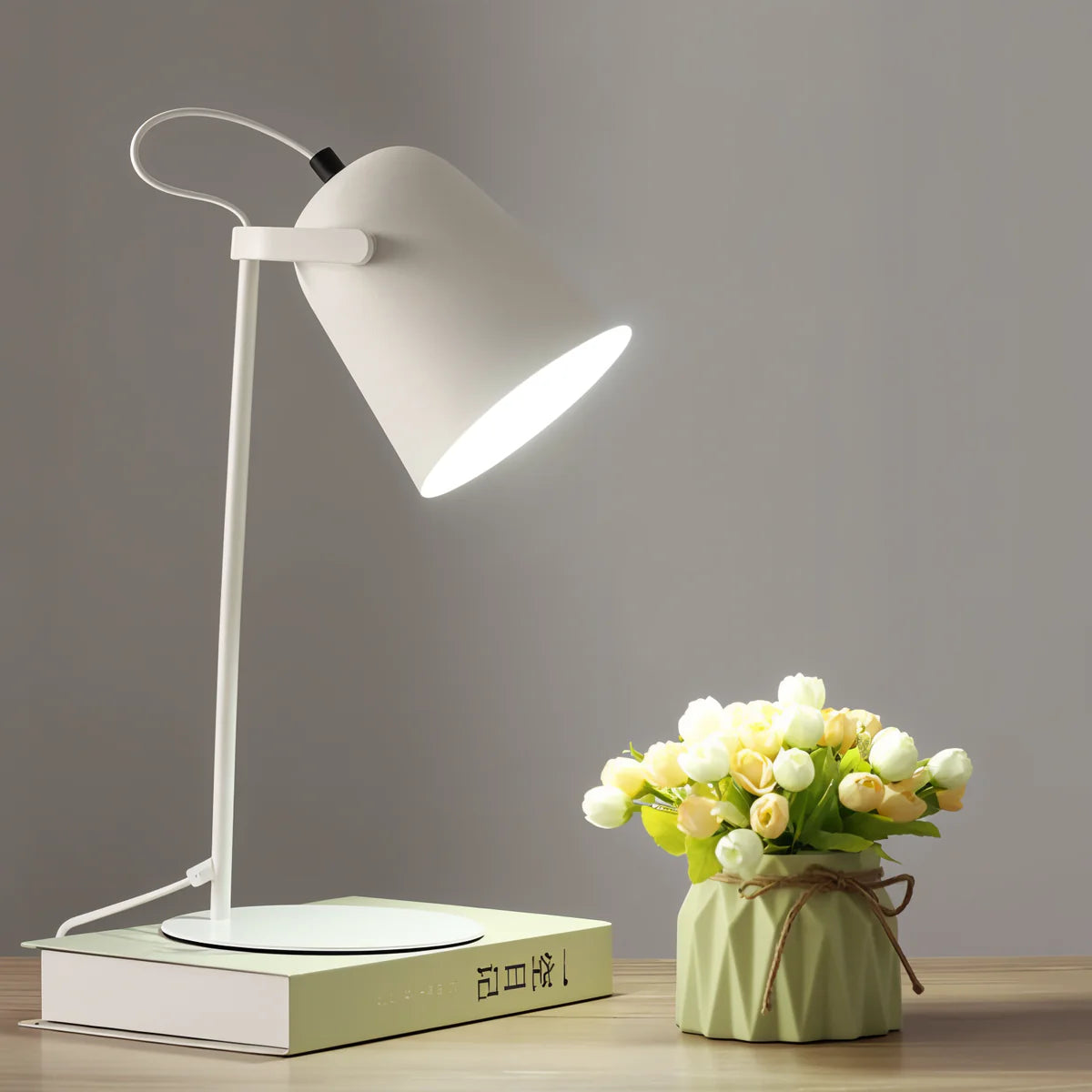 Maja | Lampe de Bureau en Fer Laqué