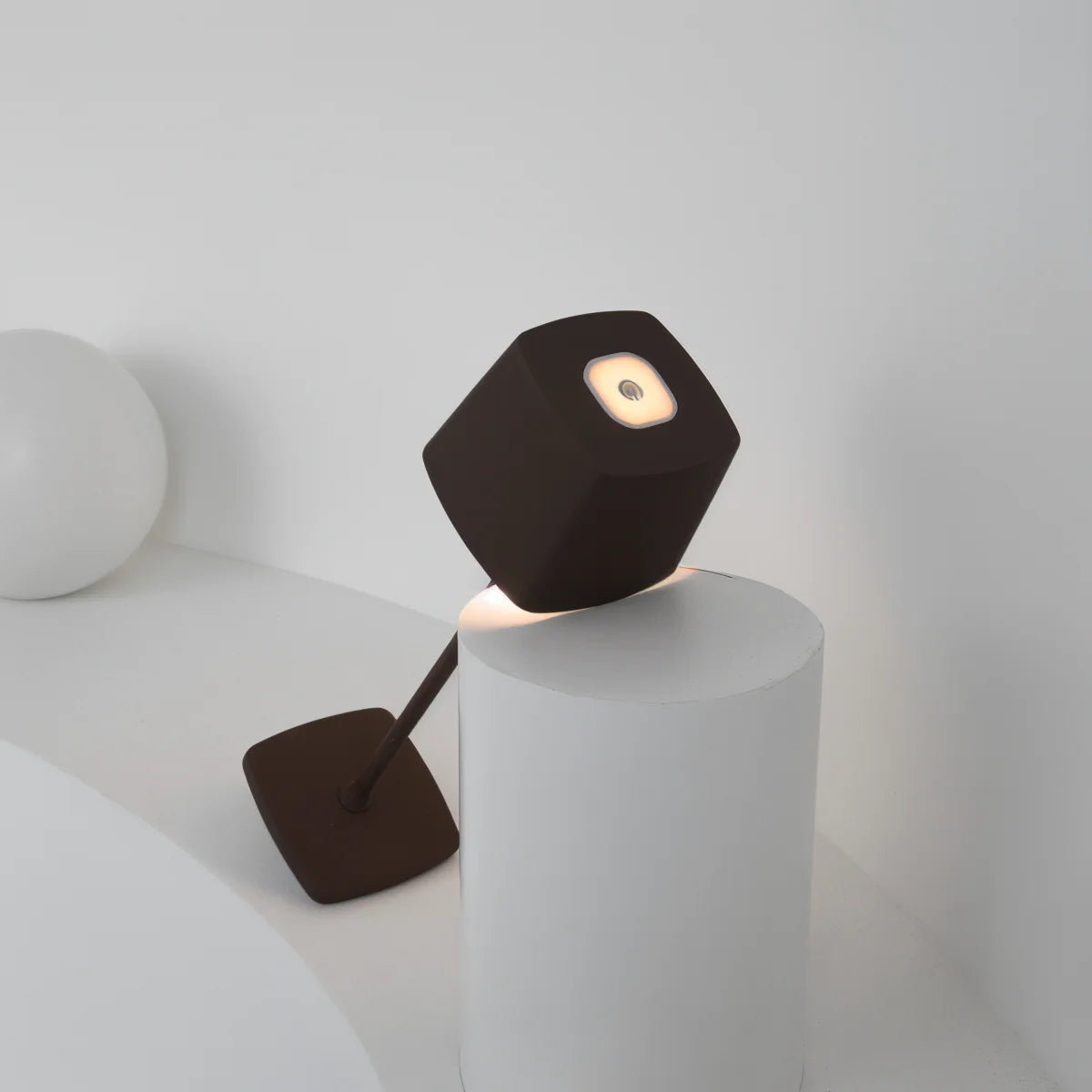 Nomi | Lampe de Table Rechargeable en Aluminium