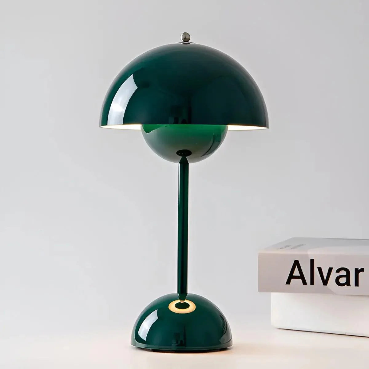 Sorin | Lampe de Table en Acier Sculptural