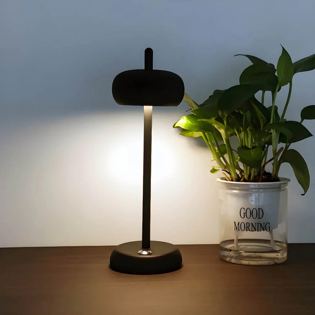 Svea | Lampe de Table Minimaliste en Métal Mat