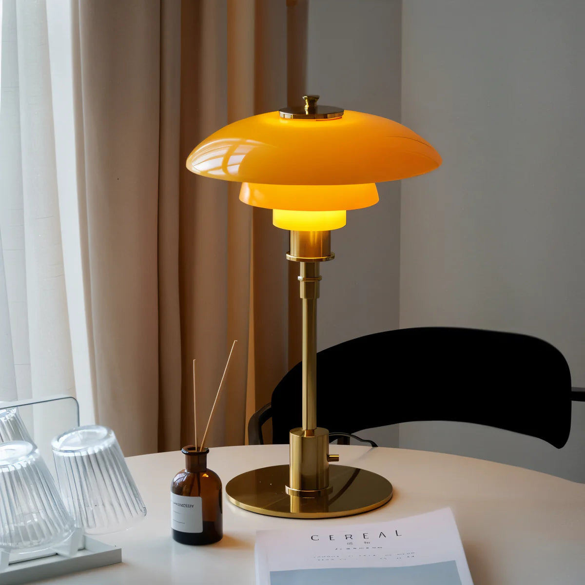 Tindra | Lampe de Table en Verre Strié & Laiton