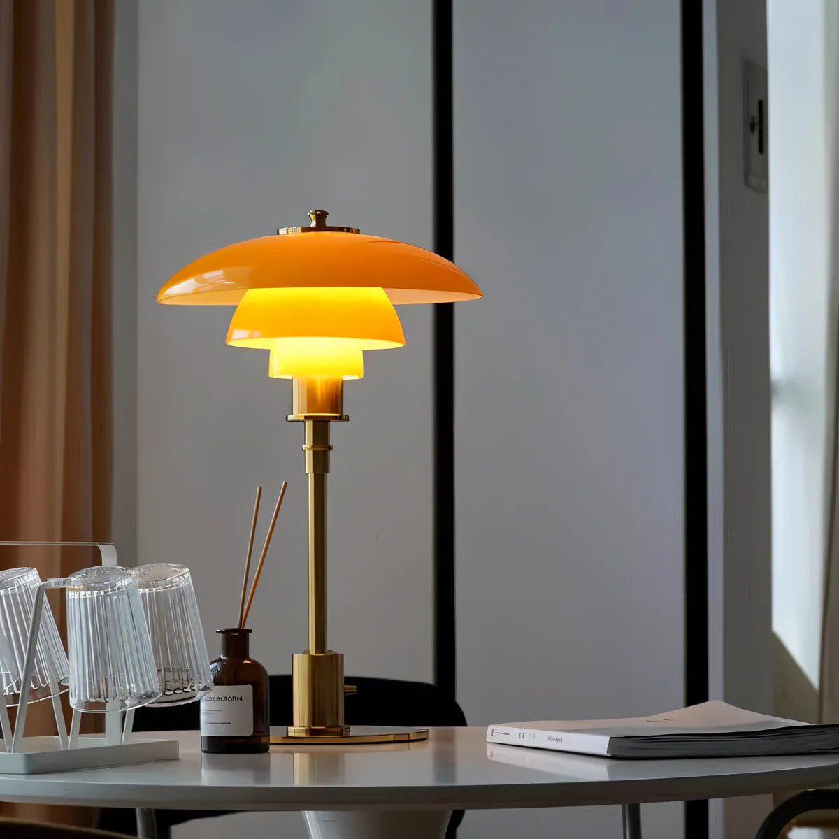 Tindra | Lampe de Table en Verre Strié & Laiton