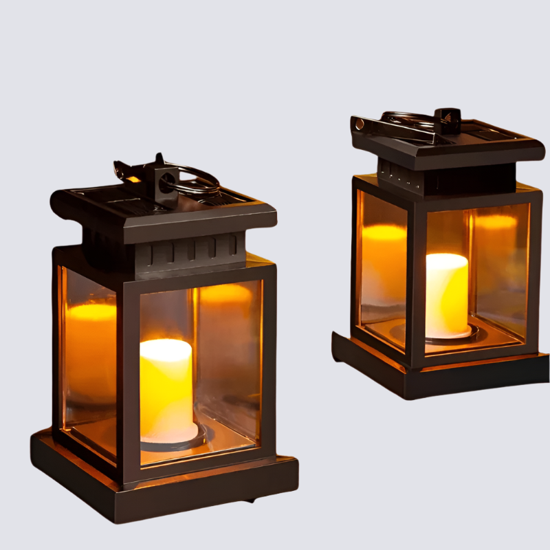 https://cdn.shopify.com/s/files/1/0829/3377/6730/files/twee_zwarte_lantaarns_met_kaarsen_voorkant218.png?v=1742150349