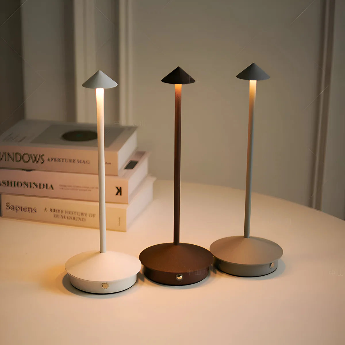Vaxa | Lampe de Table LED Rechargeable à Cône