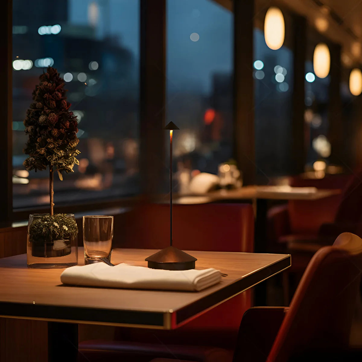 Vaxa | Lampe de Table LED Rechargeable à Cône